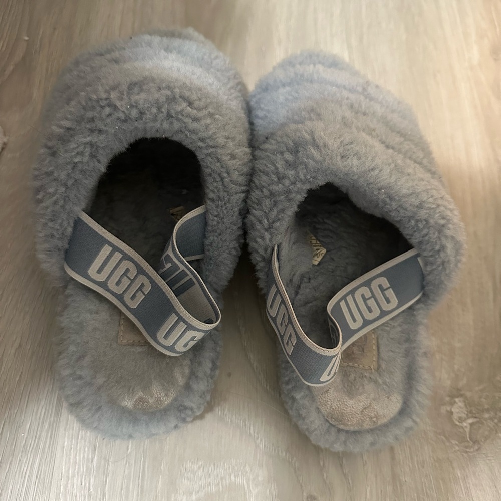 UGG Slippers - Picture 6 of 6